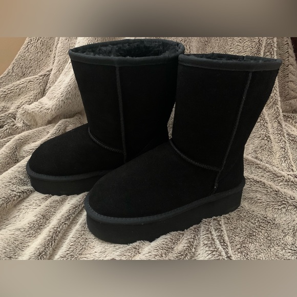 Ugg Inspired Platform Boots NWOT - Picture 2 of 10